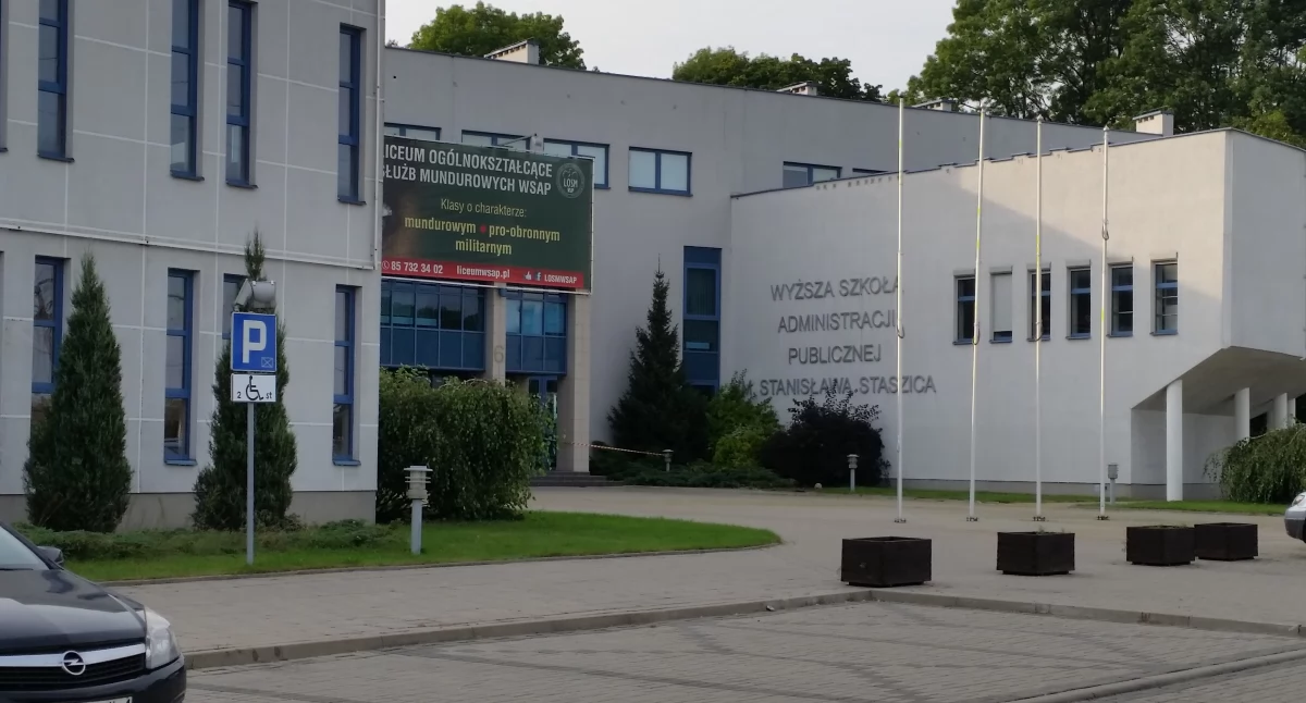 Po budynku WSAP lata głównie kurz. Po blisko 4 latach od zakupienia nieruchomości
