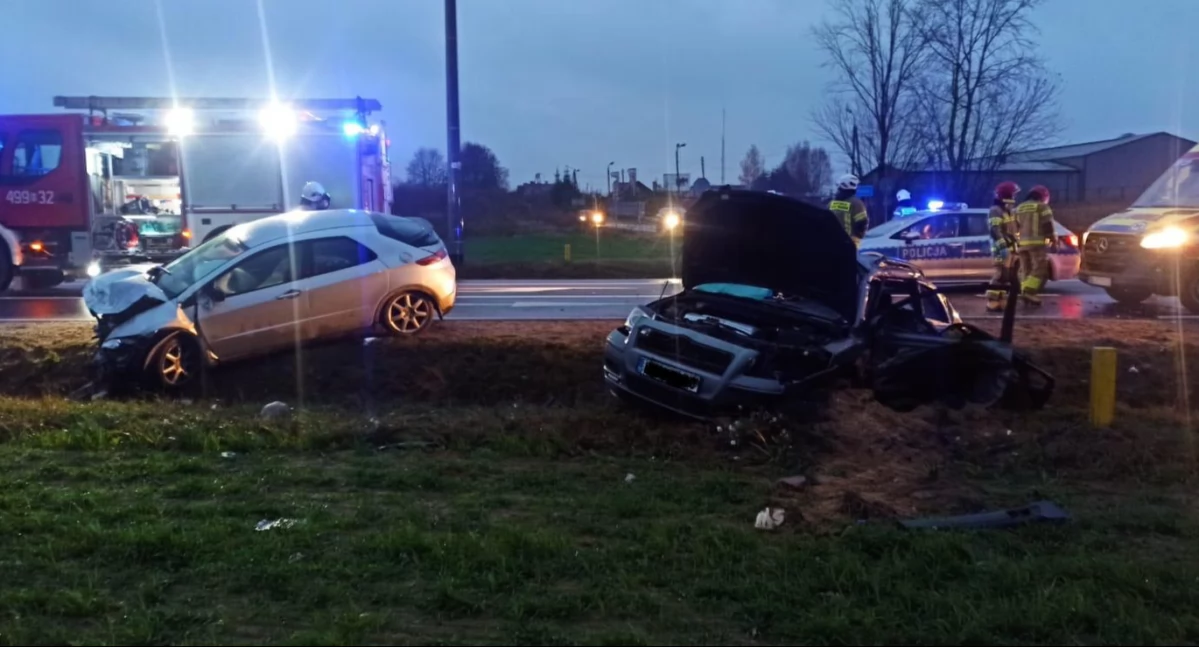 Wypadek pod Sokołami. Dwoje dzieci jechało bez fotelików i trafiły do szpitala