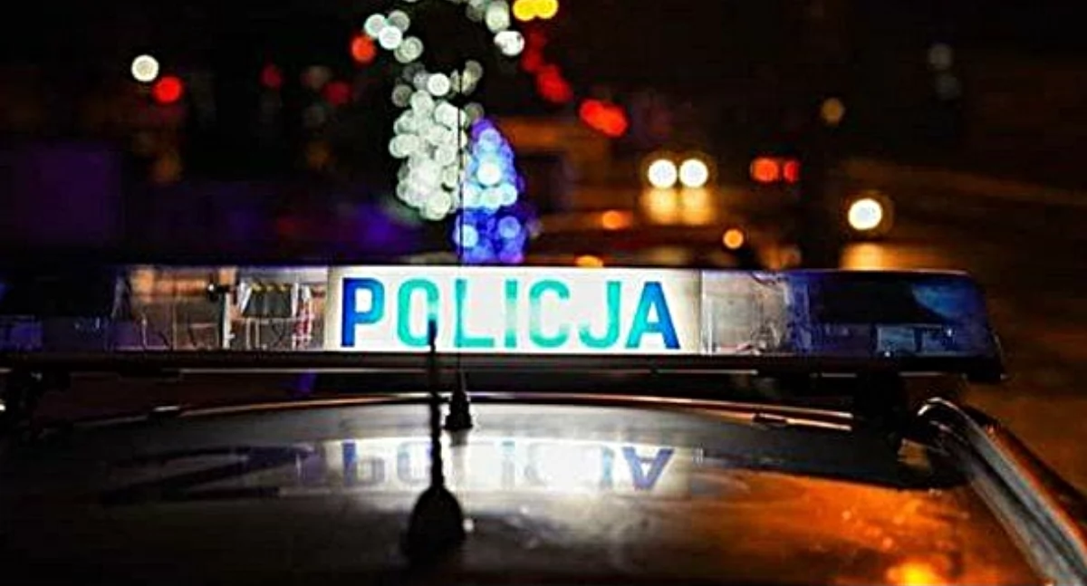 Kobieta nie upewniła się, że synek siedzi z tyłu. Szczęśliwie odnalazł się na komendzie