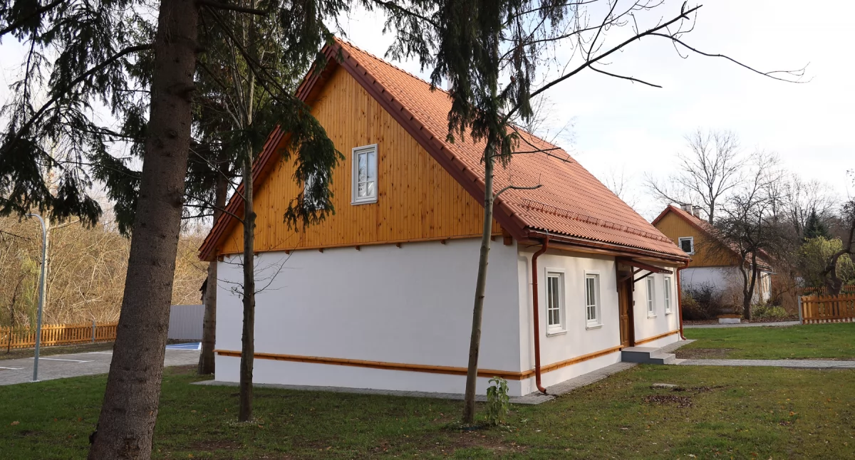 Zabytkowa chata na Suchowolca przeszła remont. Będzie służyła artystom