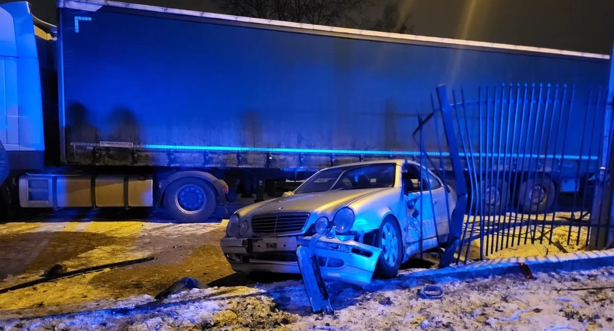 Mercedesem uciekał przed kontrolą drogówki
