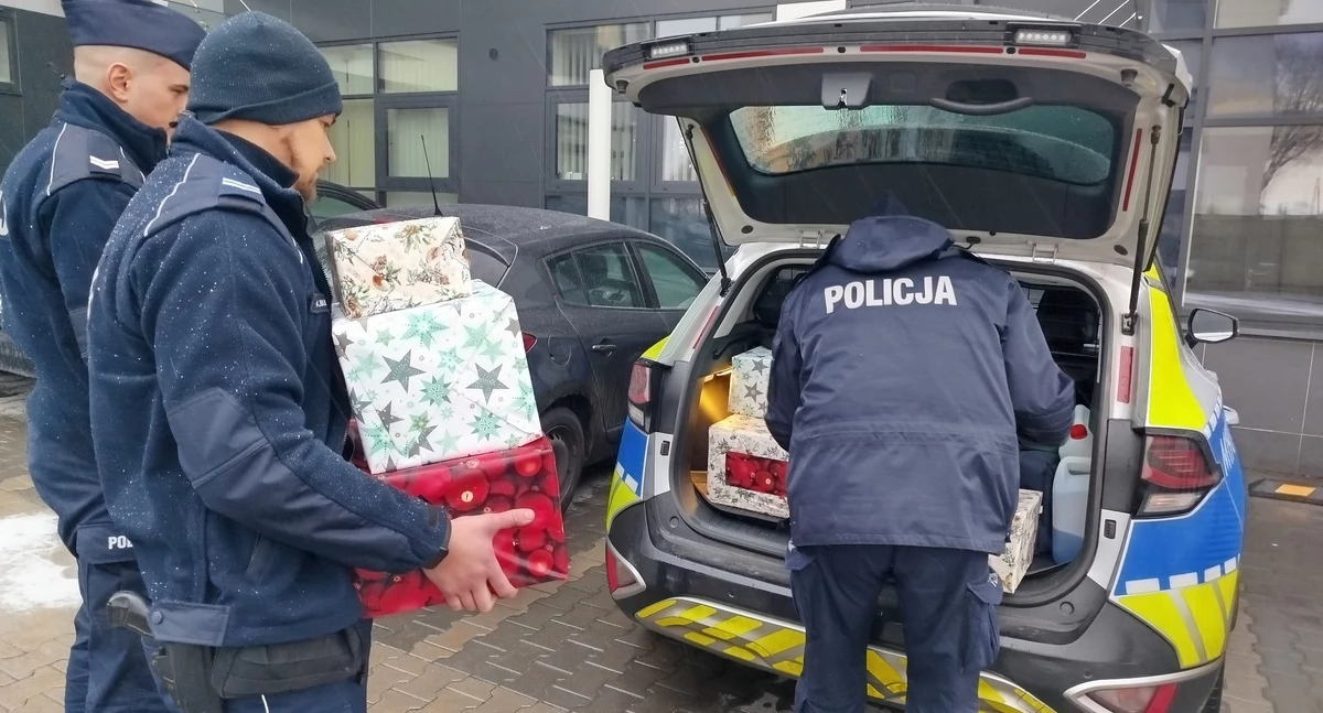 Duża rodzina otrzymała szlachetną paczkę od policjantów z Białegostoku