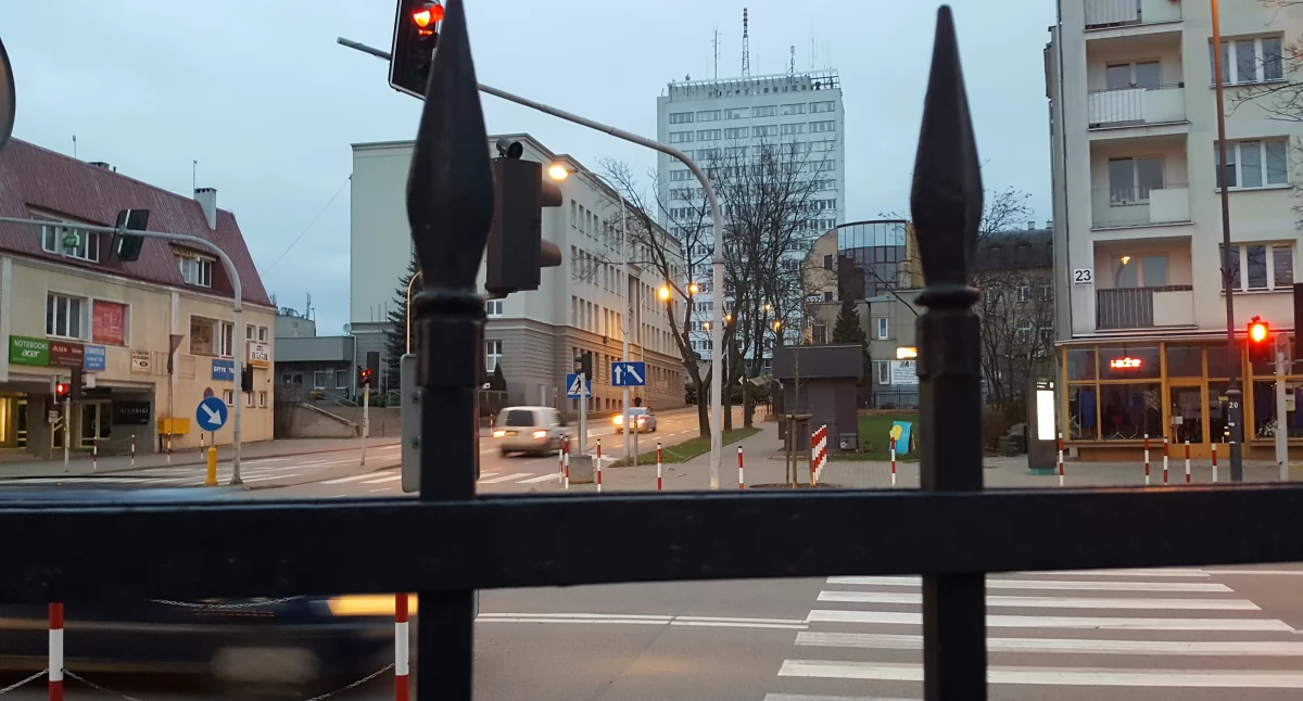 Radni musieli przesunąć prawie pół miliona złotych. Powodem zablokowane konta urzędu miejskiego przez komornika