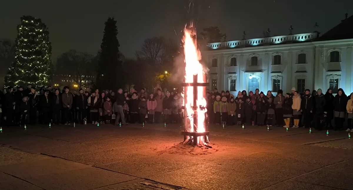 Betlejemskie Światło Pokoju harcerze przywieźli ze Słowacji i przekazali mieszkańcom Podlasia