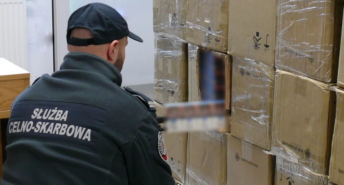 W wagonach pociągu towarowego ukryta była kontrabanda papierosowa