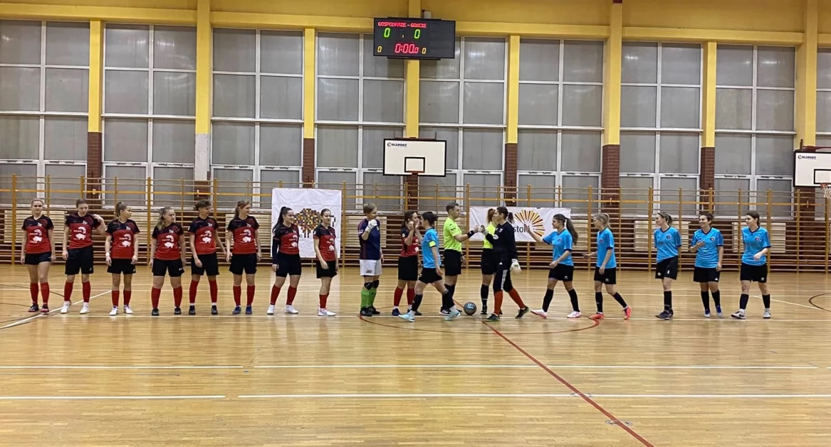 Tylko Helios gra dalej w kobiecym pucharze