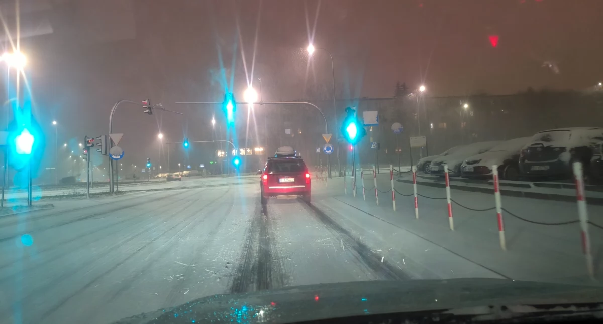 Trudne warunki drogowe w całym województwie podlaskim