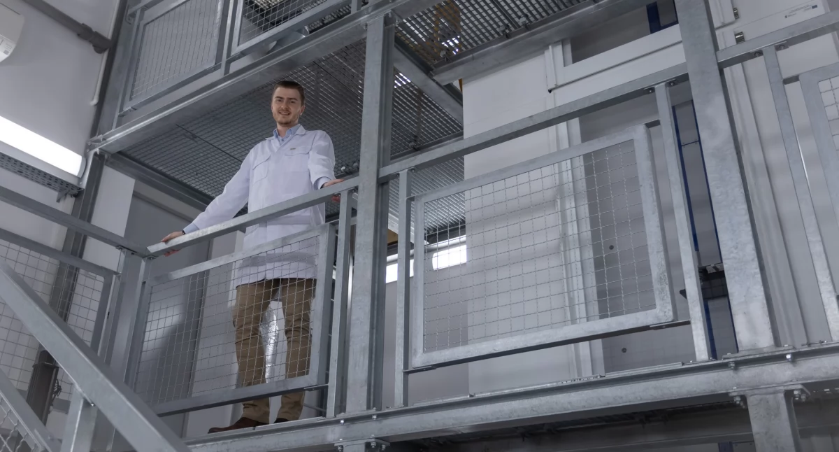 Innowacyjne światłowody domieszkowane będzie tworzył naukowiec Politechniki Białostockiej
