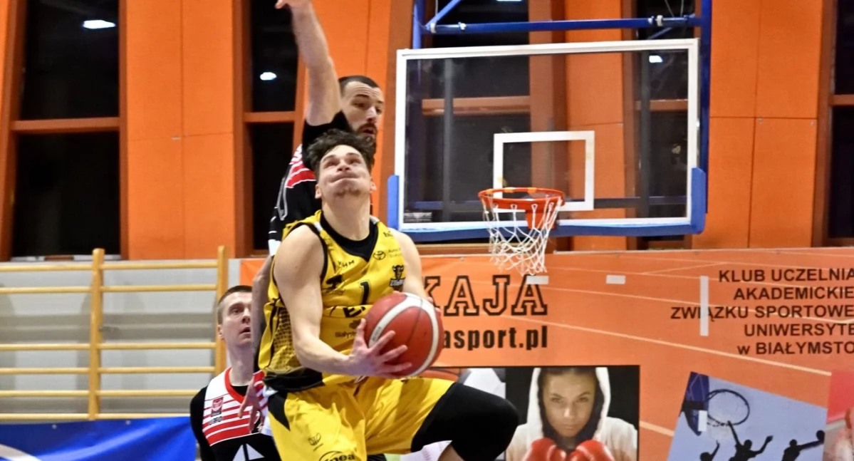 Koszykarskie derby województwa dla Żubrów