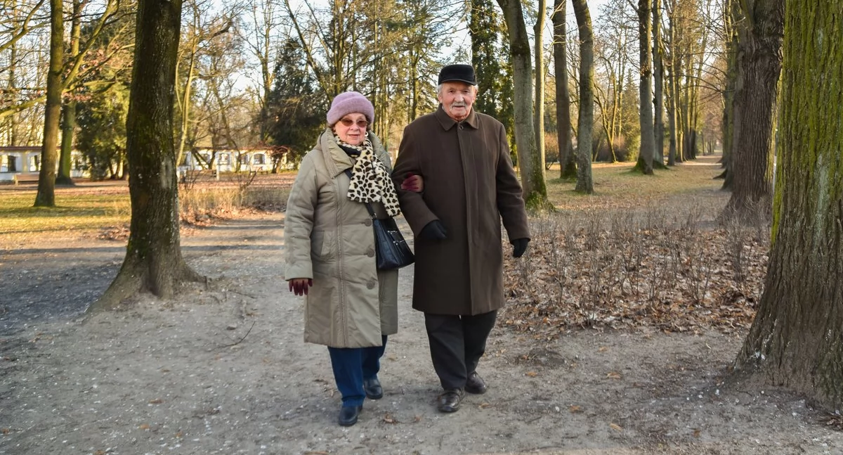 W województwie podlaskim mieszka więcej babć niż dziadków