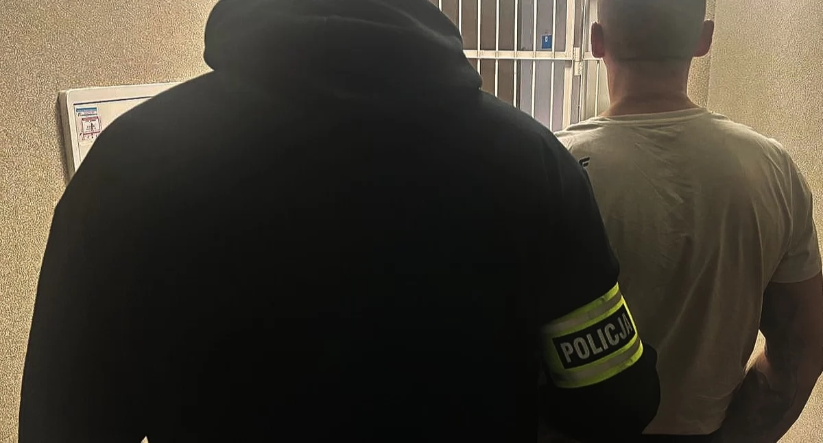Pasażer nie miał zapiętych pasów. To wzbudziło zainteresowanie Policji. I okazało się, że słusznie