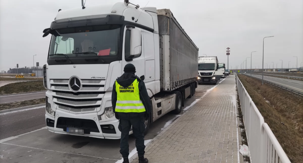 Kierowca z Litwy miał przerobiony dokument na transport drogowy