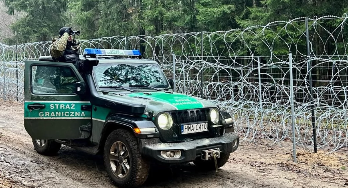 Cudzoziemcy z Białorusi usiłowali niszczyć zaporę na granicy. Interweniowały polskie służby