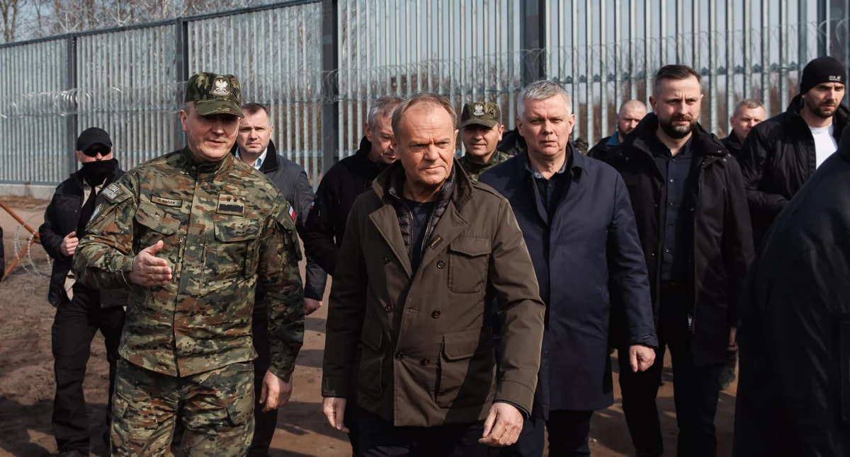 Donald Tusk zorientował się po 4 latach, że polska granica jest atakowana ze wschodu