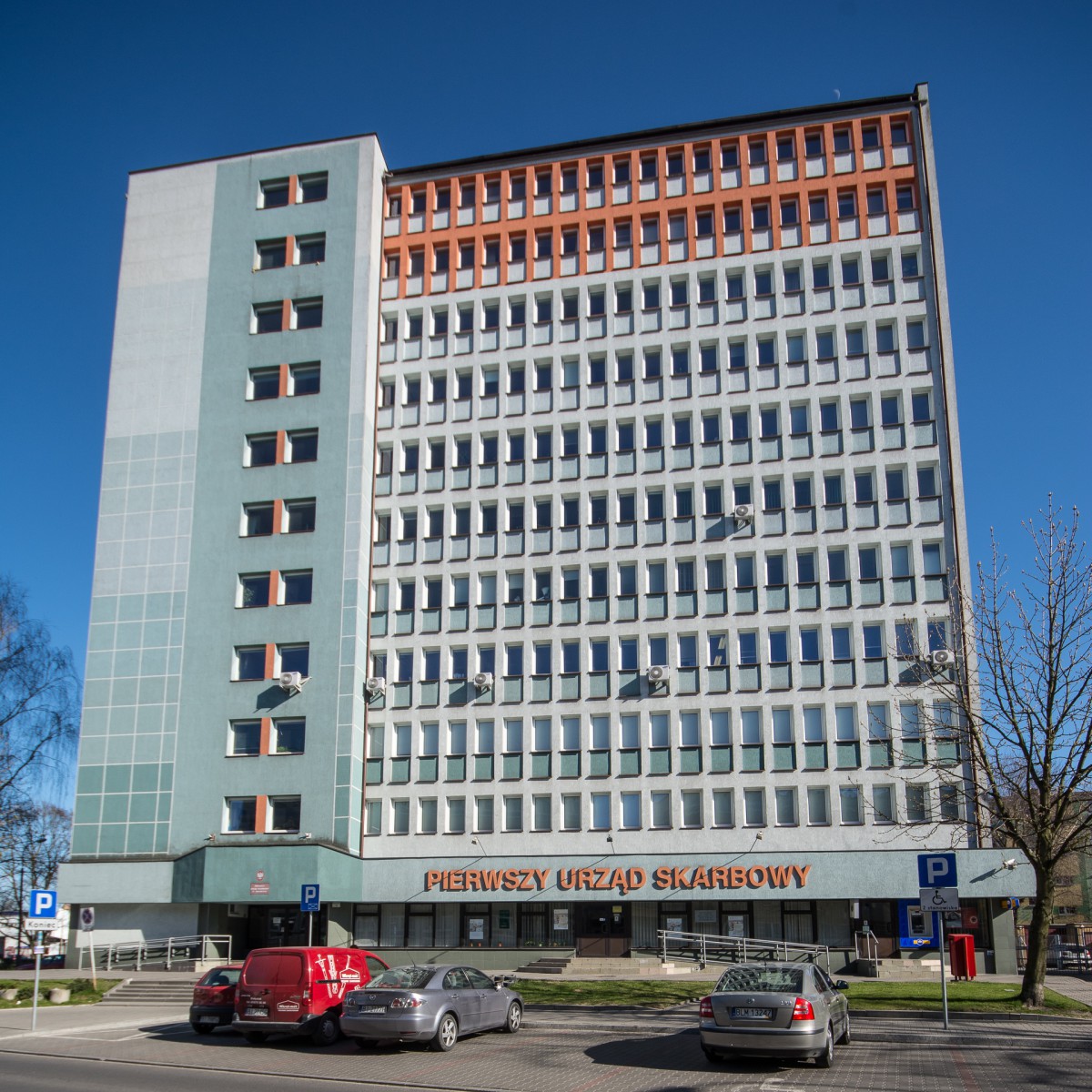Wchodzi cyfryzacja, więc będą zwalniać urzędników