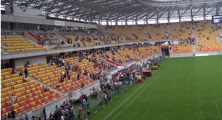 Stadion odwiedziło milion osób. Czy to faktycznie powód do dumy?