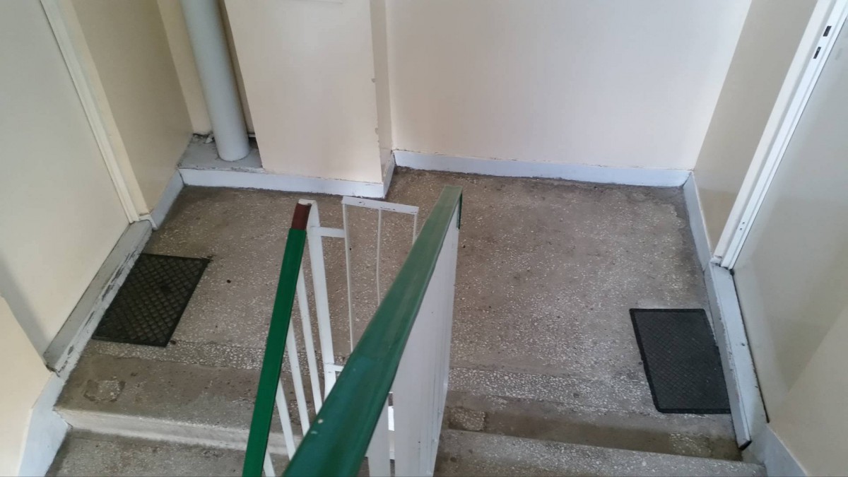 Uwaga na oszustów oferujących wstawienie drzwi