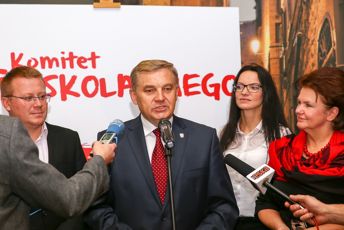 Prezydent mówił, że musi oszczędzanie zacząć od siebie. A tymczasem wyda kolejne tysiące