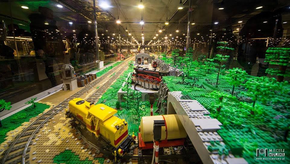 Do Białegostoku wjedzie 7 TIR-ów z klockami Lego. Potem zacznie się zabawa