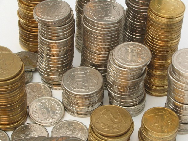 Urząd pracy co miesiąc wypłaca bezrobotnym zasiłki na 2,5 mln zł