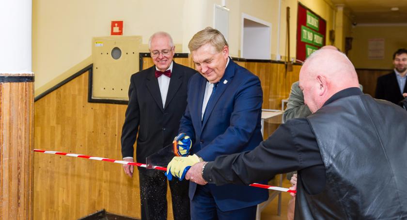 Laboratorium otwarte pół roku temu. Dziś zamknięte na 4 spusty?