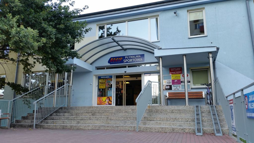 Nowy, duży parking pod pływalnią na Włókienniczej powstanie jeszcze w tym roku