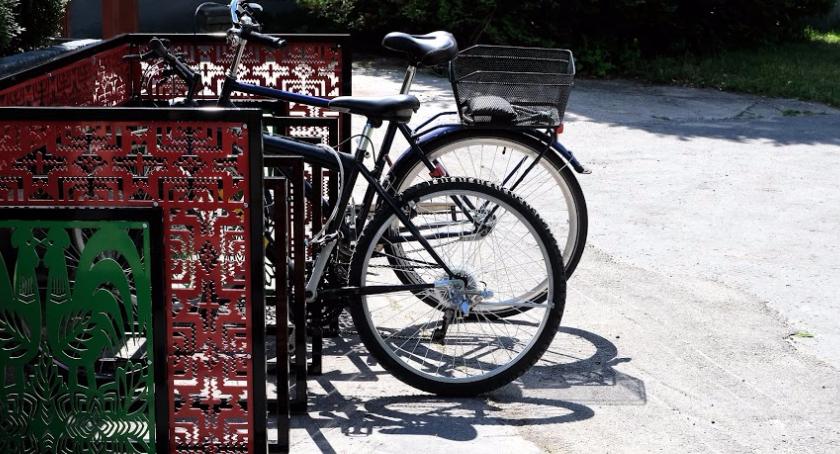 Już są. Ludowe stojaki rowerowe