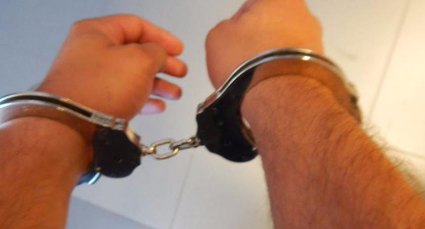 Oszuści podający się za policjantów trafili za kraty