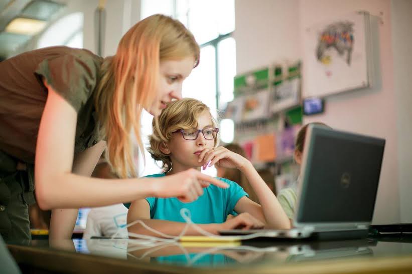 Kreatywne programowanie komputerowe dla dziewczynek w wieku 8-13 lat