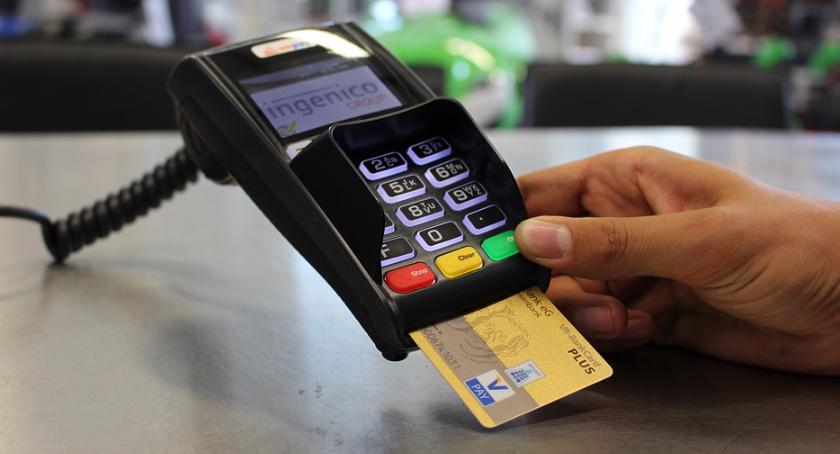 Karta płatnicza i kredytowa powinny być zabezpieczone