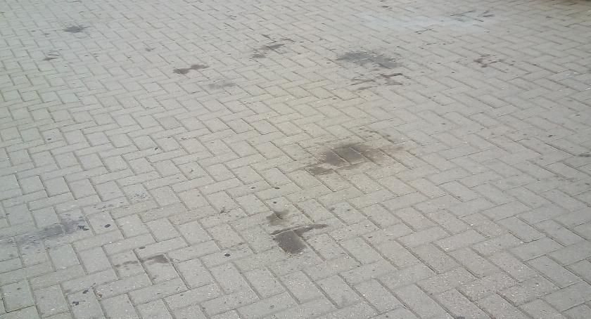 Drogie są usługi sprzątania płyt granitowych i kostki brukowej