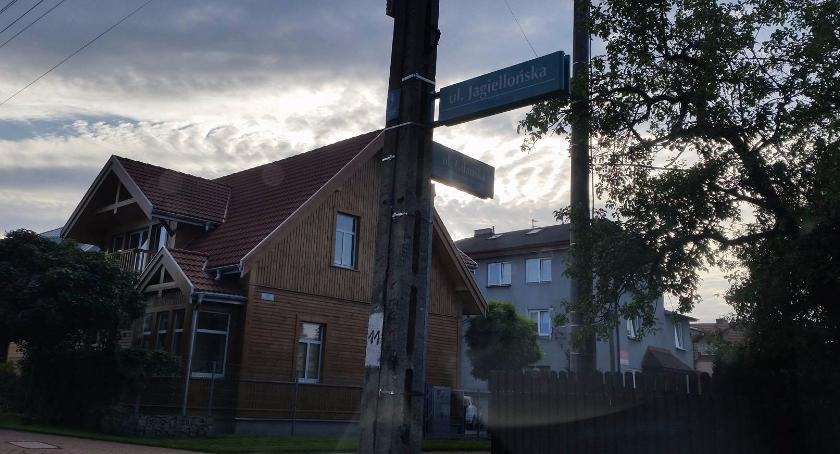 Mieszkańcy apelują i proszą, zanim ich ulica i domy znajdą się pod wodą