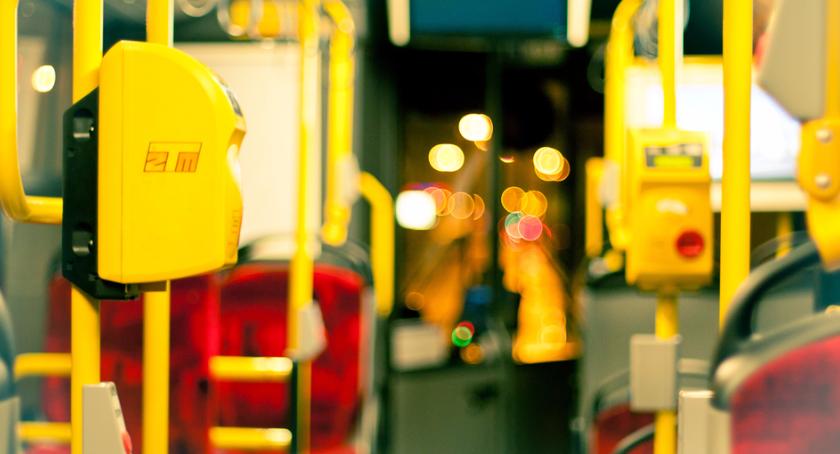 A jednak przesiadają się z aut do autobusów