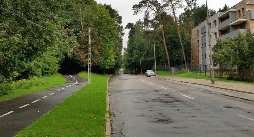 Trzeba wszystko rozwalić i zbudować na nowo, gdy ścieżka rowerowa jest za stara i drzewa przeszkadza