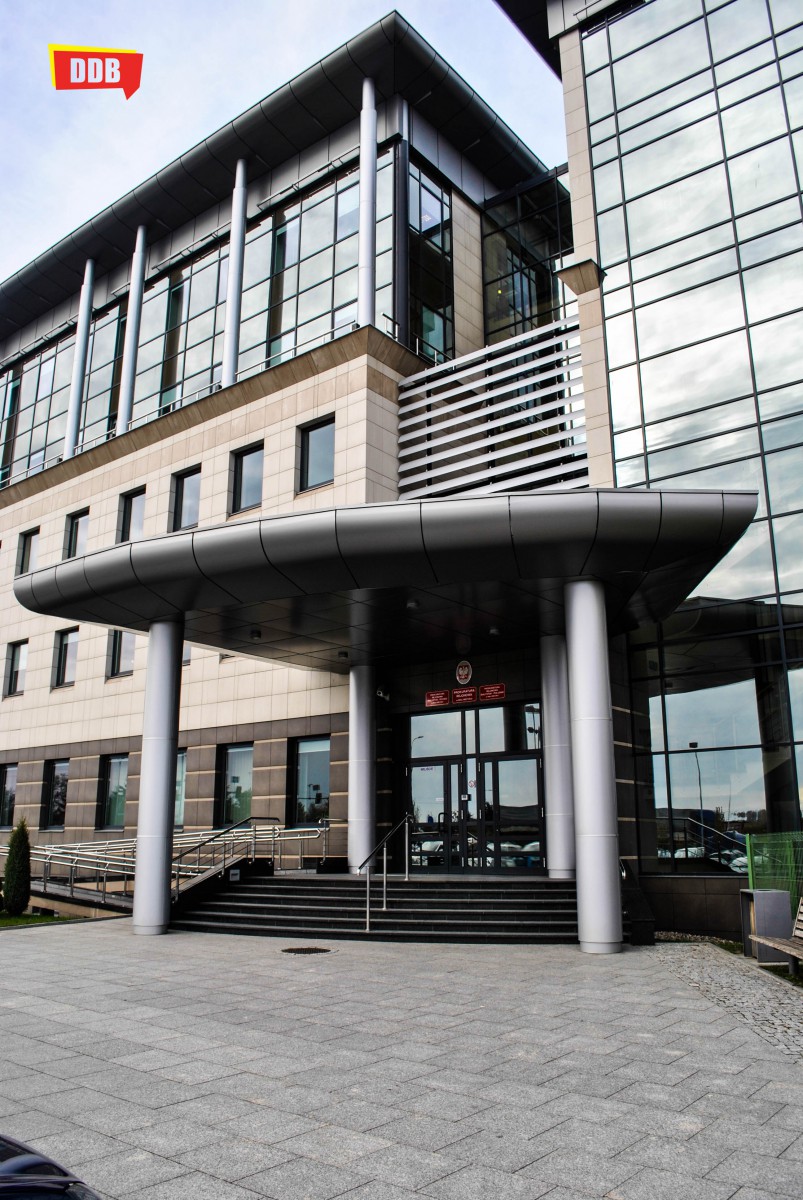 Trójka oskarżonych o zabójstwo stanie przed sądem