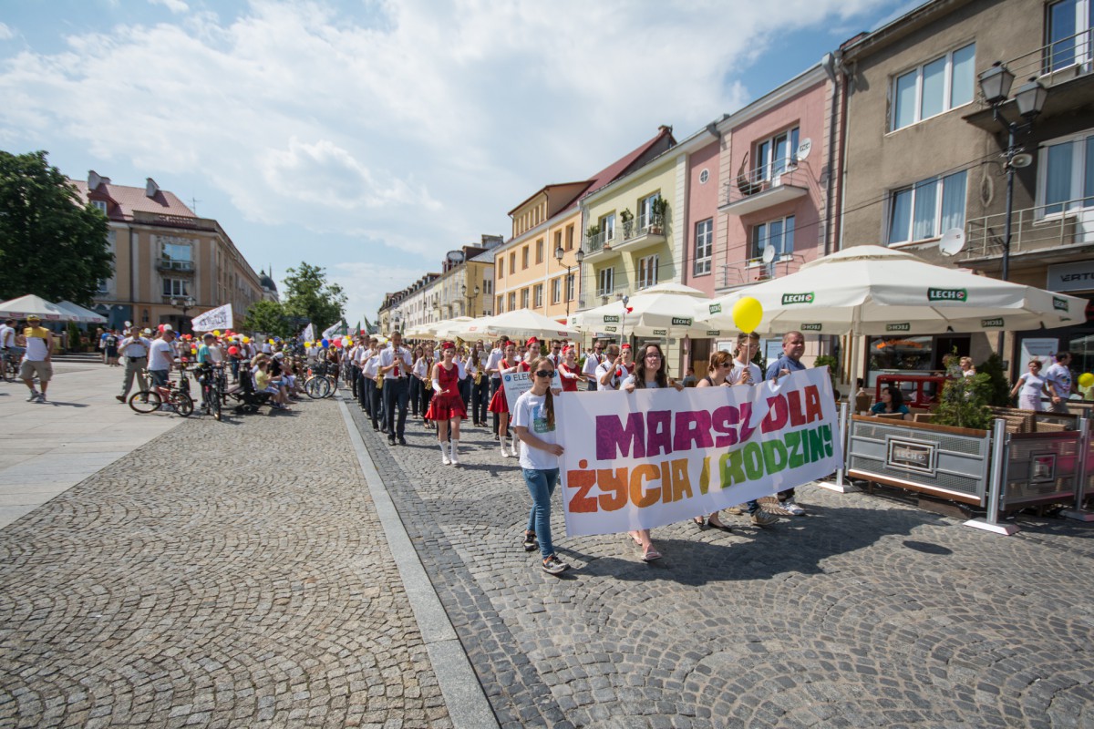 Ulicami Białegostoku przeszedł marsz dla życia i rodziny
