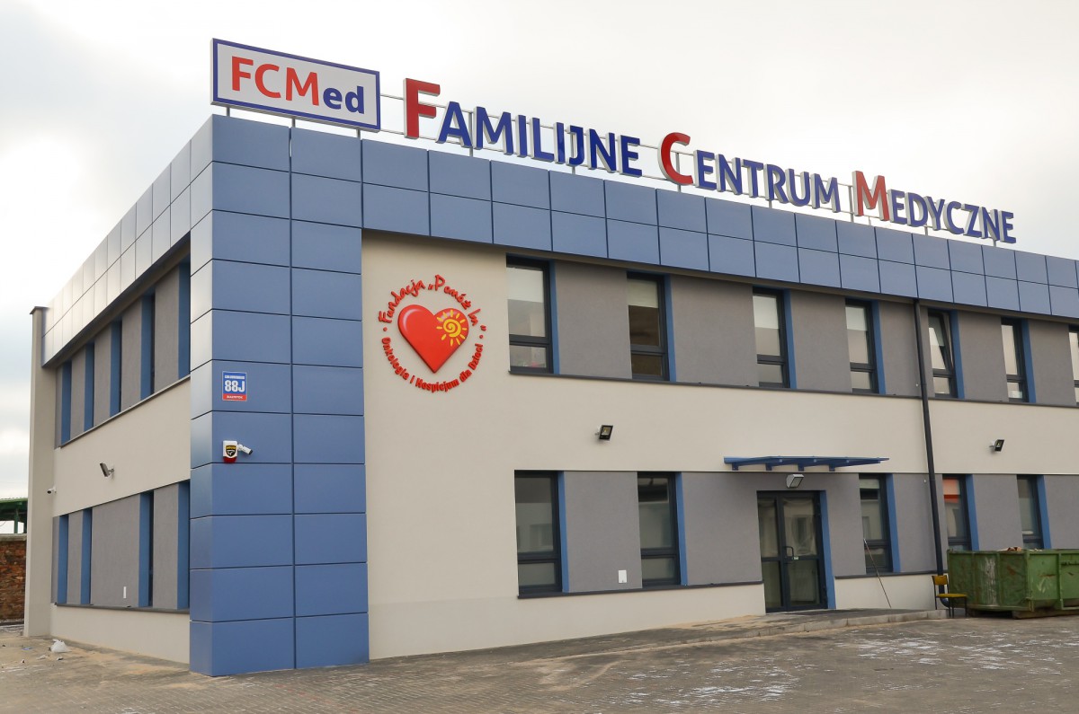 Prawdziwie familijne – centrum medyczne Fundacji „Pomóż Im” już przyjmuje pacjentów