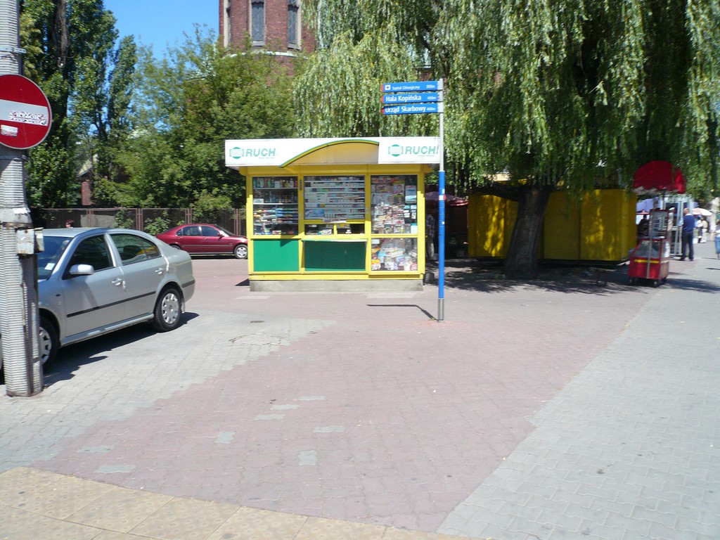 Do kiosku po ubezpieczenie lub pożyczkę
