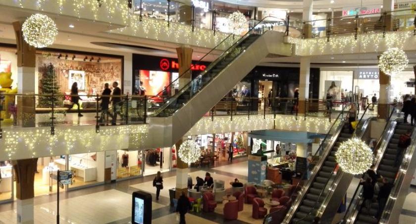 Upominki świąteczne kupujemy na promocjach