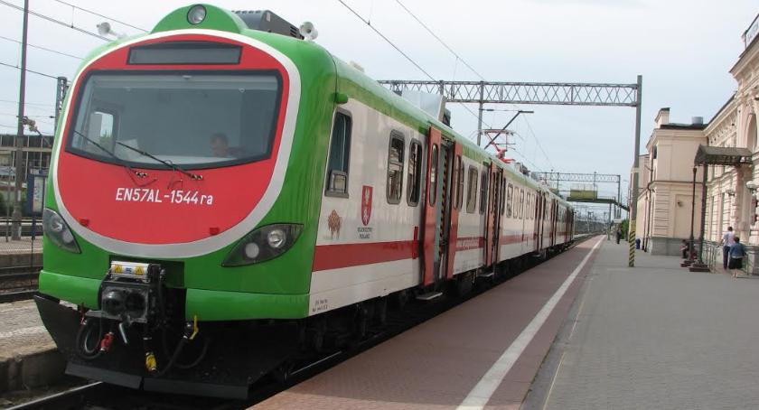 Bilety okresowe na pociągi można kupić poza kasami biletowymi