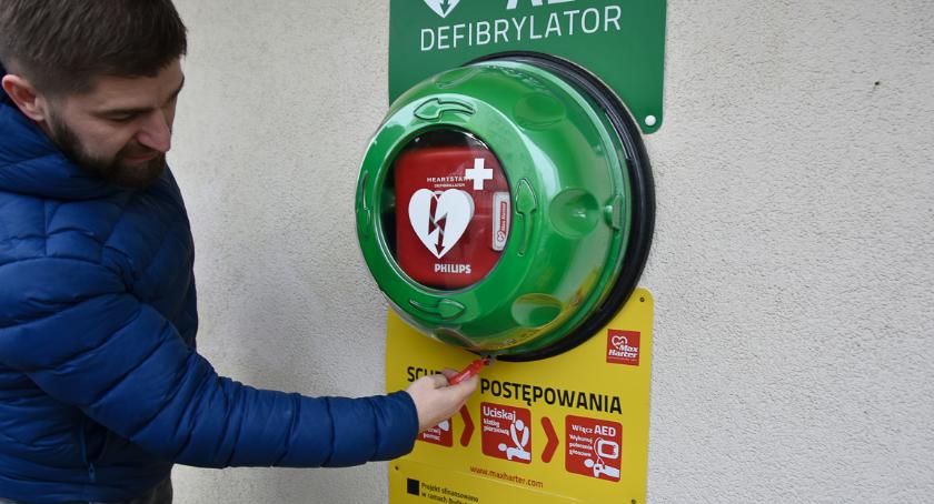 Defibrylatory są już dostępne w przestrzeni