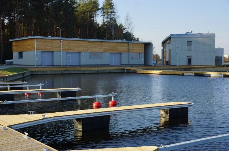 Potańcówka na plaży przy dźwiękach orkiestry 42 Pułku Piechoty
