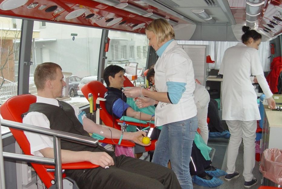 Policjanci oddali 10 litrów krwi