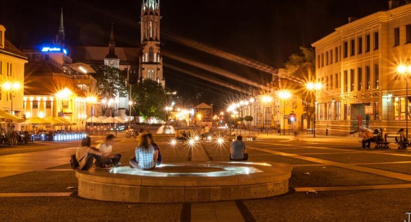 Polacy spokojnie dogadują się z obcokrajowcami