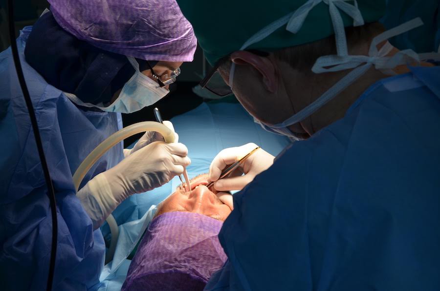 Pół wieku z implantami stomatologicznymi