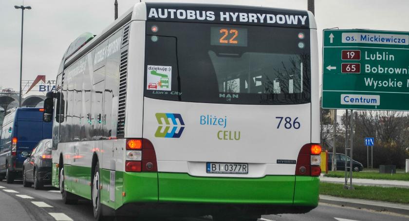 BKM zachęca do kupowania biletów przez internet. W zamian - rabat na książki