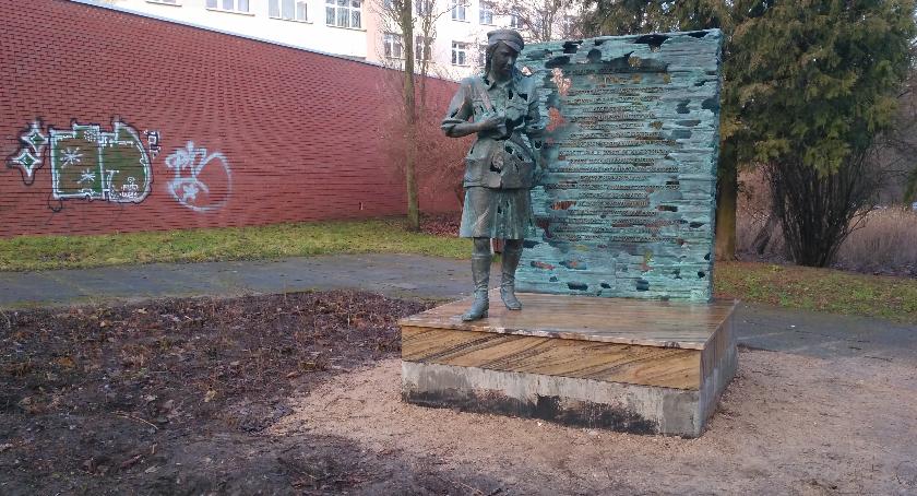 Radni nie będą stali przy śmietniku jak prezydent