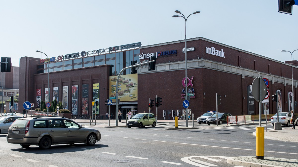 Galerii coraz więcej, klientów coraz mniej