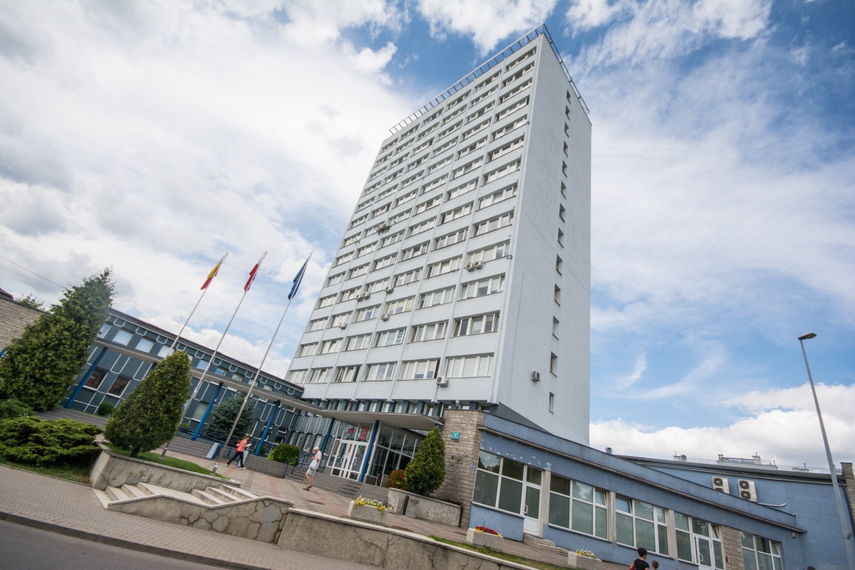 Rozdawnictwo stołków trwa w najlepsze – cz. 2
