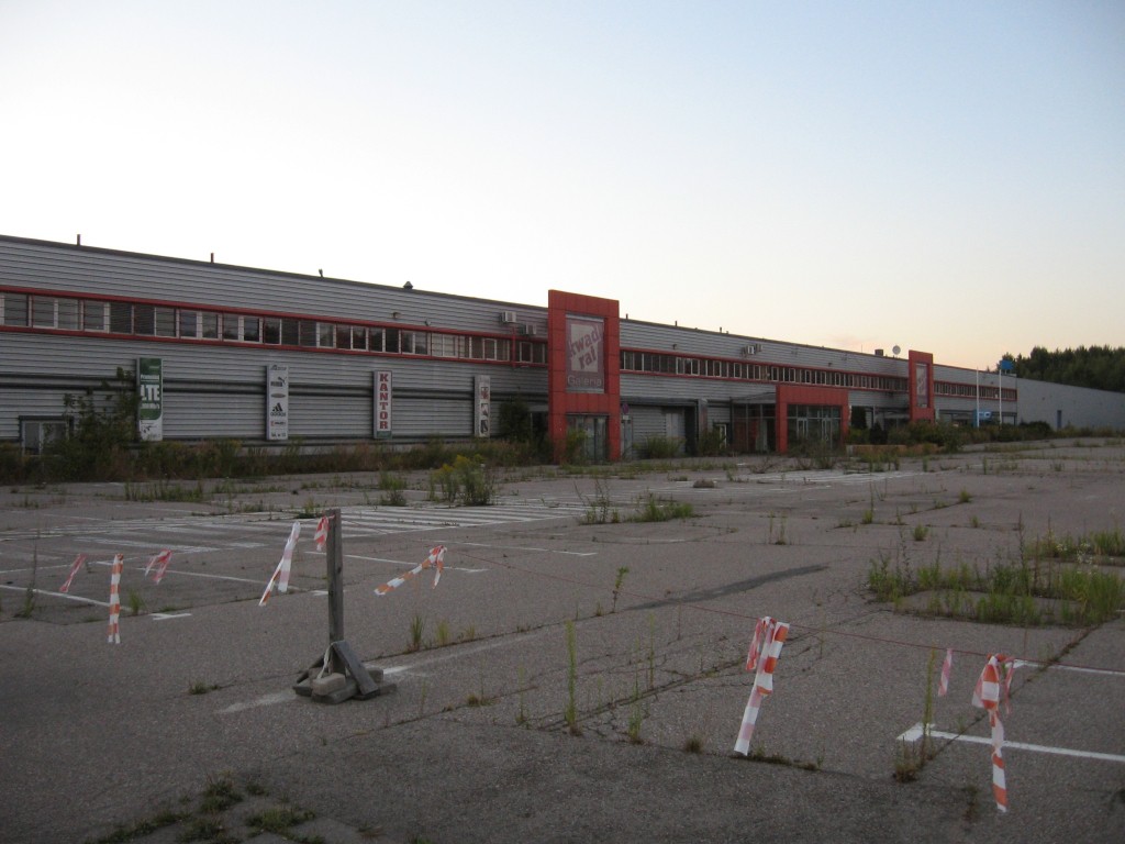 Zapomniana galeria, która świeci pustkami